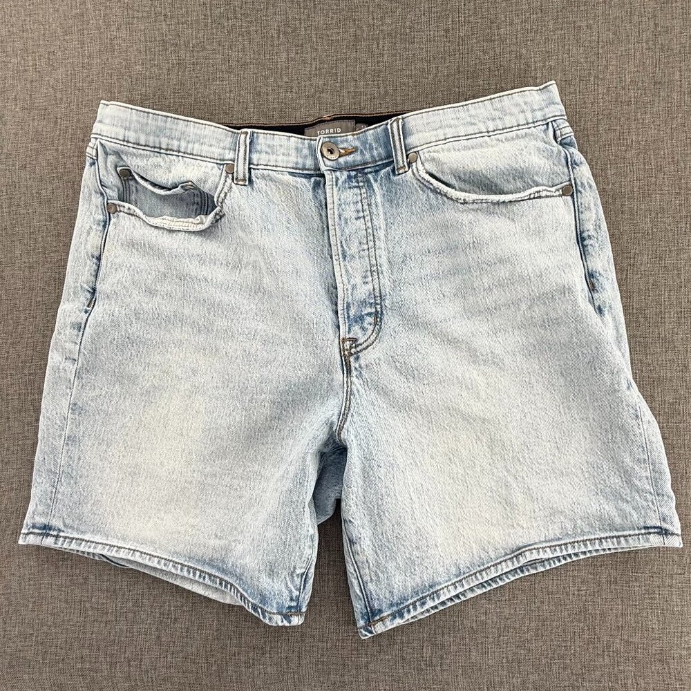 TORRID Feel The Fit Jean Shorts Plus 14 Mid Rise 99% Cotton Classic Denim Button